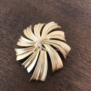 Trifari vintage brooch